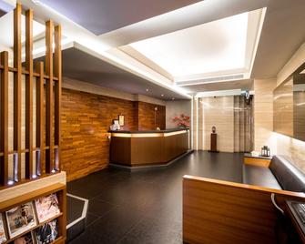 Royal Garden Hotel - Banqiao District - Front desk