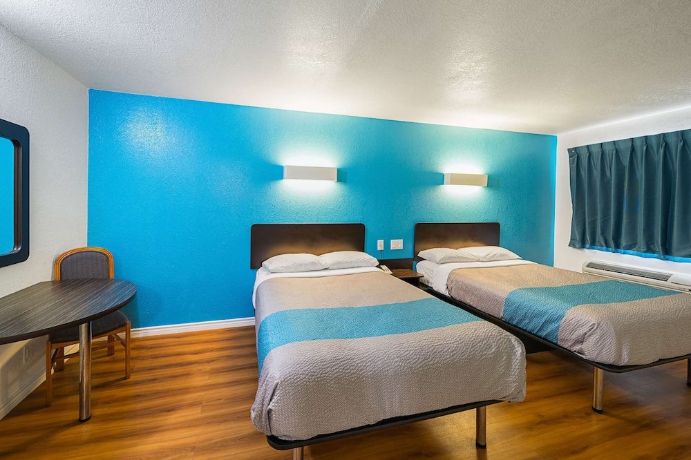 Motel 6 Grand Prairie Interstate 30 - Grand Prairie - Bedroom