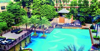 Dong Fang Hotel - Guangzhou - Pool