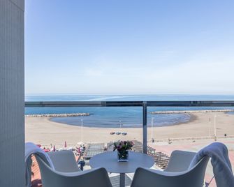 AZ Hotel Vague D'or - אלג'יר - מרפסת