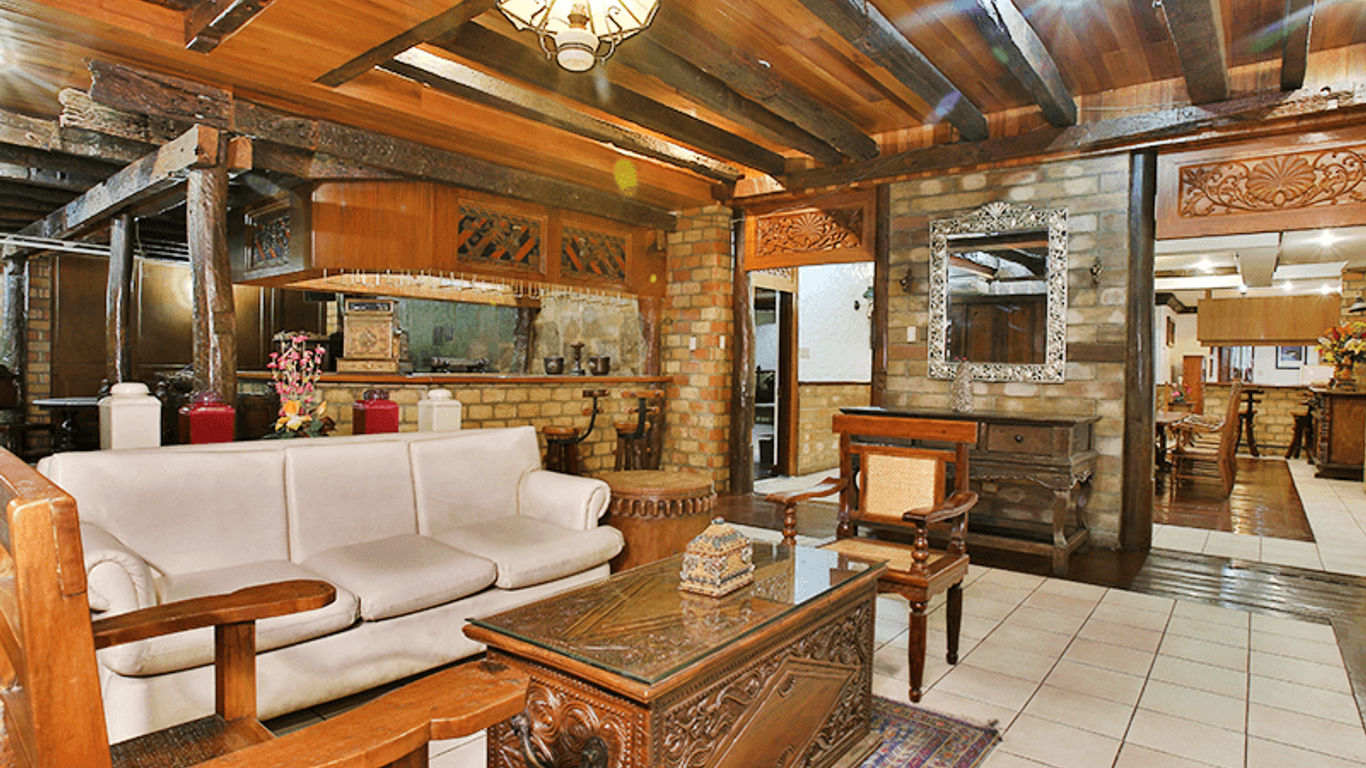 Crown Regency Residences Cebu Hotel