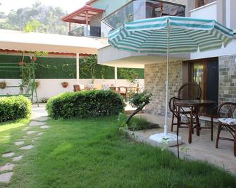Iberia Villas - Ortaca - Patio