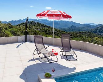 Gorgeous Home In Ploce - Ploce - Balcón