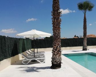 Villa - Sleeps 4 - Pool - Patio - Parking - Arboleas