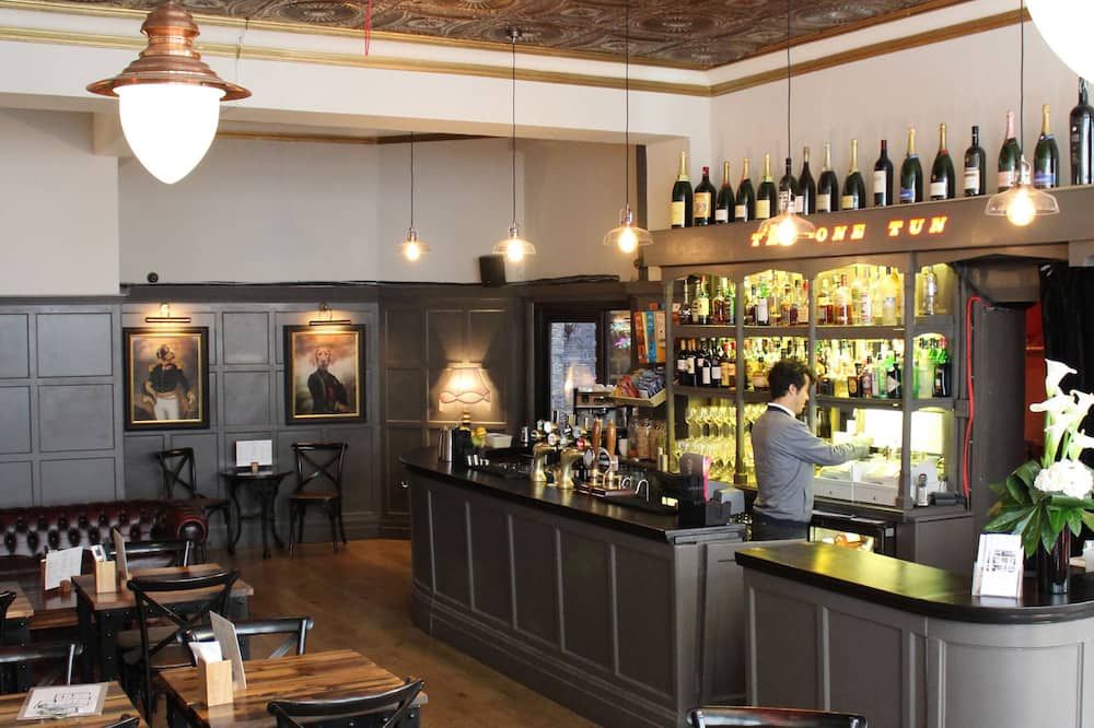 ذا وان تون باب آند رومز