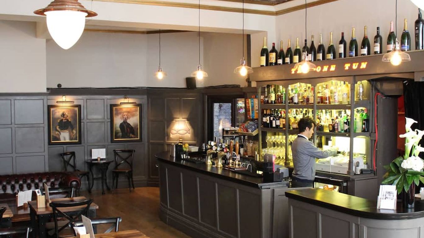 ذا وان تون باب آند رومز