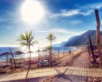 Nine Muses Apartments - Kavos - Spiaggia