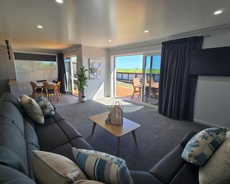 Carters Beach Top 10 Holiday Park - Westport - Obývací pokoj