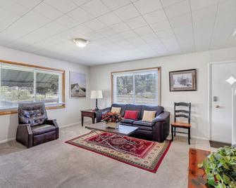 Heritage House-Skiing Close,walk To Main - Heber City - Living room