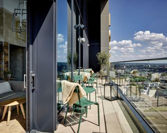25hours Hotel Düsseldorf Das Tour - Düsseldorf - Balcón