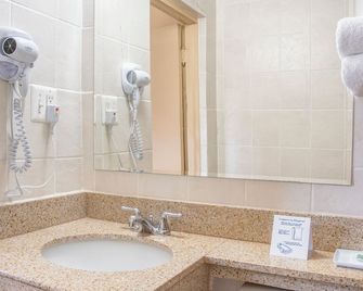 Faulds Motel - Sarnia - Bathroom
