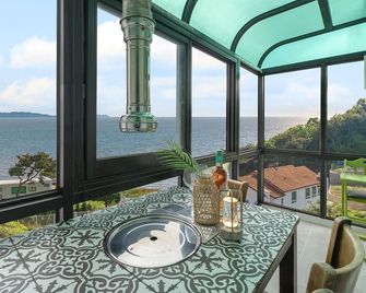 Ganghwa White Stone Pension - Ganghwa-gun - Balcony
