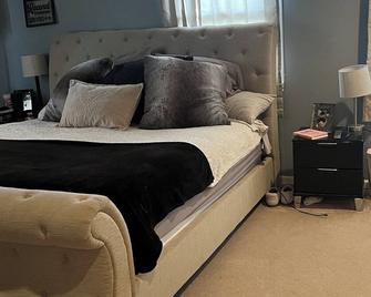 Home Away from Home - Newton - Bedroom
