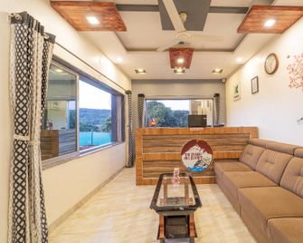 Treebo The Venna Hill - Mahabaleshwar - Front desk
