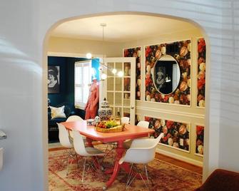 Artistic Dreams Fresh Renovation - Savannah - Dining room