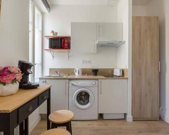Studio near metro and universities - Lyon 7 - Lyon - Køkken