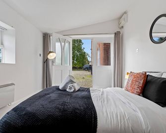 Spacious, Cosy Cotswolds Farmhouse with Annex - Tewkesbury - Slaapkamer