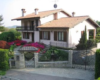 Villa Azalea - Como - Edificio