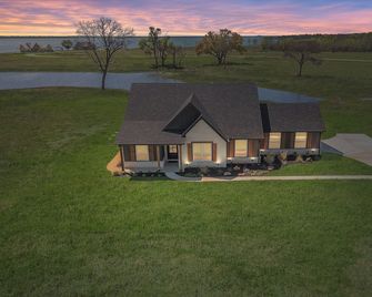 Lake View Dreams- Sunsets, Fishing, Lake Access and More! - Corsicana - Gebouw