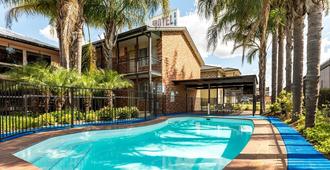 Cattlemans Country Motor Inn & Serviced Apartments - Dubbo - Pool