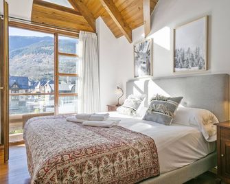 Luderna - Dúplex Comets 4J - Viella - Bedroom