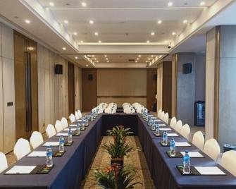 Zenith Hotel-Near Train Station & The Mixc - Xiamen - Meeting room