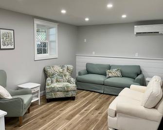 Bar Harbor Private house w/heated pool - Bar Harbor - Stue