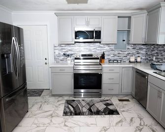 Beautiful, peaceful & spacious home. - Clanton - Keuken