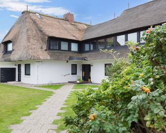 2-room app. with unique lake view, parking space, WLAN, pets allowed. - Wenningstedt-Braderup - Gebäude