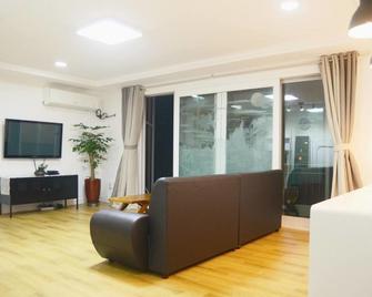 Nana House - Seoul - Living room