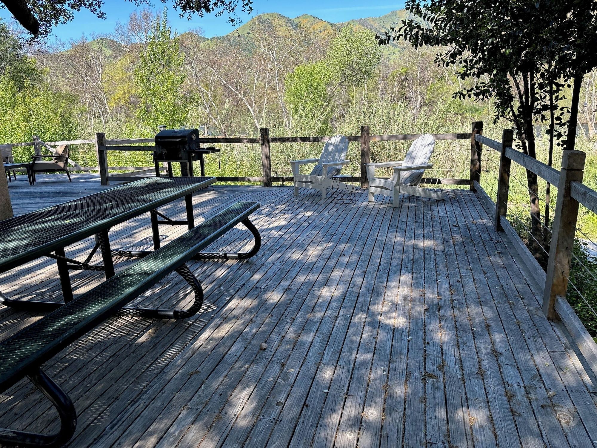 سيكويا فرونت كابينز - ثري ريفرس (كاليفورنيا) - شرفة مرصوفة