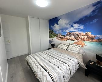 Maison De Charme En Bord De Mer Avec Jac - Merville-Franceville-Plage - Bedroom