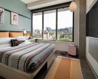Moxy Portland Downtown - Portland - Bedroom