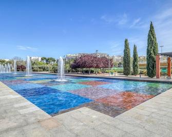 Exceptional Vallehermoso 2BR, nr University, Shops & Food, by Blueground - Madrid - Piscina