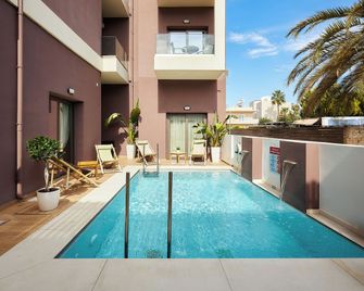 Dionisos Hotel - Mália - Pileta