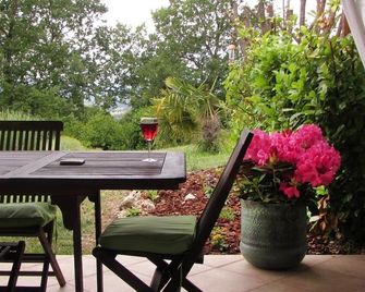 Barjac Villa Pastis - Gîte with swimming pool and view of the Cévennes mountains - Barjac - Patio
