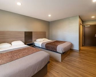 Explore Foxboro! Close To Hall At Patriot Place, Enjoy Free Breakfast! - Foxborough - Schlafzimmer