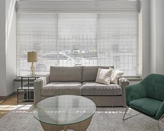 Landing Stylish 1bd Gym - Birmingham - Living room