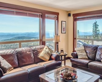 Stonegate Resort Unit B107 - Big White