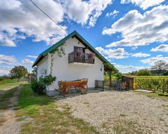 Nice Home In Prugovac With Sauna - Cepelovac - Edificio