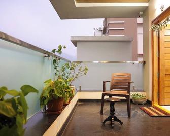Elite Homes Perfect Guest Rooms.. - Visakhapatnam - Balcony