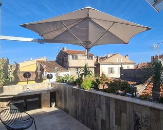 Loveroom La Garconn'hyeres - הייר - מרפסת