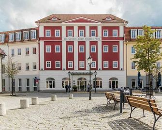 Kulturhotel Fürst Pückler Park - Bad Muskau - Gebouw