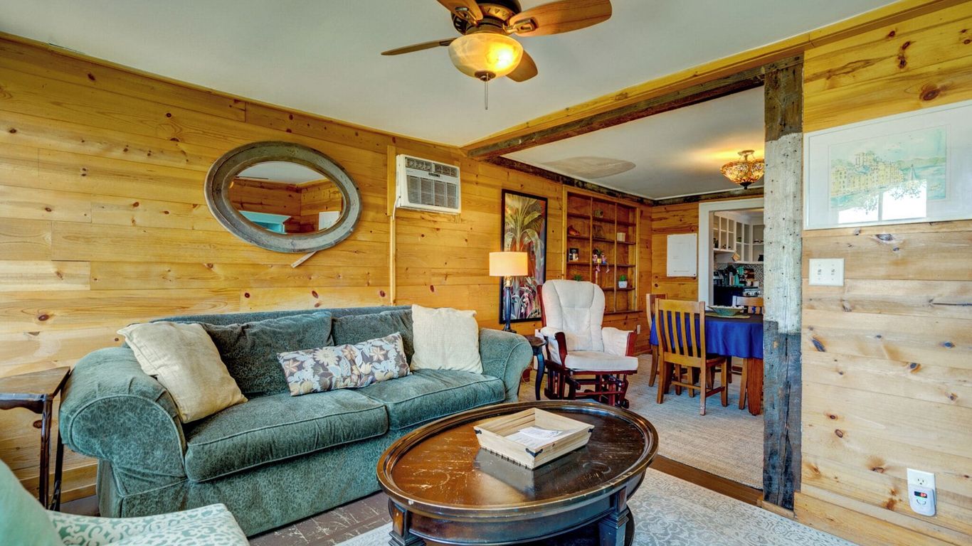 Riverside Inn and Cottages