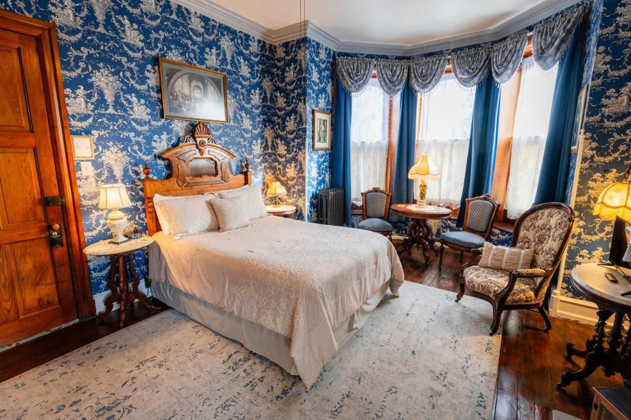 Gifford-Risley House Bed and Breakfast