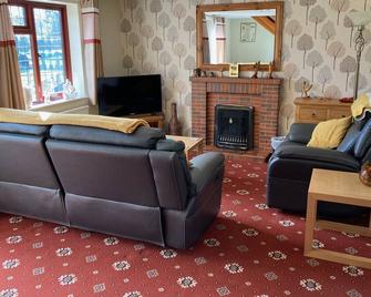 Westwing - Rugeley - Living room