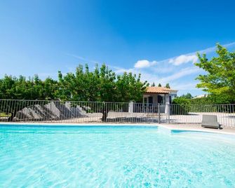 Spa Ventoux Provence - Malaucène - Pool