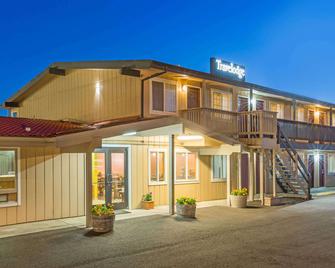 Travelodge by Wyndham Newport - Newport - Edificio