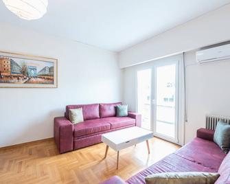 Athens Crown Paradise Apartments - Athens - Living room