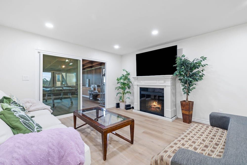 Entire 4BR house + game room + tree house + big backyard - سان دييغو - غرفة معيشة